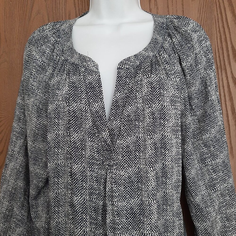 Carole Little Woman Black White Y-Neck Tunic Top 2X Elastic Sleeves